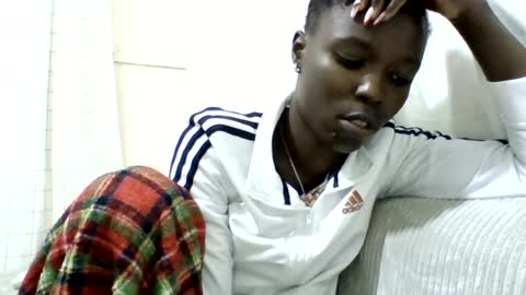 Snapshot of pretty_petite_ebony chatting on 07.25.26 pretty_petite_ebony online show from 07.25.26
