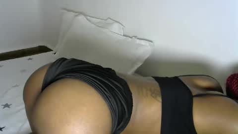 Snapshot of pretty_queennie chatting on 12.13.25 Pretty doll online show from 12.13.25