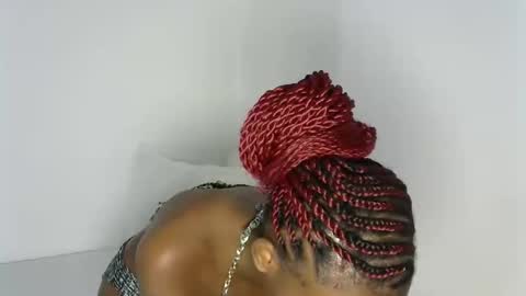 Snapshot of pretty_queennie chatting on 12.16.25 Pretty doll online show from 12.16.25