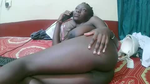 Snapshot of pretty_tiffany1 chatting on 12.03.25 pretty_tiffany1 online show from 12.03.25