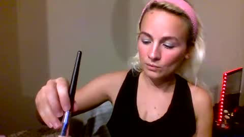 Snapshot of prettybabypetite chatting on 01.11.26 Missy Jack online show from 01.11.26