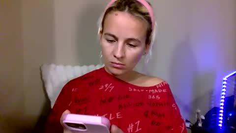 Snapshot of prettybabypetite chatting on 02.10.26 Missy Jack online show from 02.10.26