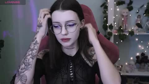 Violet online show from 03.10.26