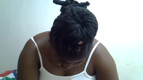 Snapshot of prettybooty1 chatting on 10.06.25 prettybooty1 online show from 10.06.25