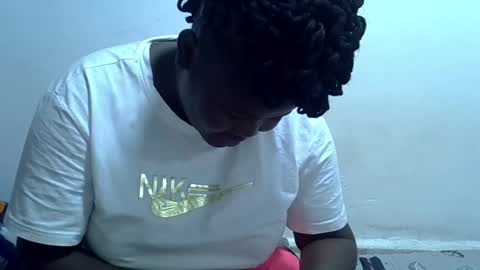 Snapshot of prettybooty1 chatting on 10.07.25 prettybooty1 online show from 10.07.25