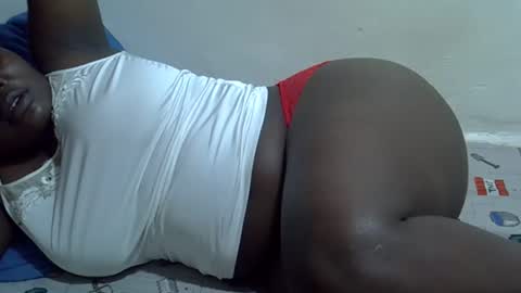 Snapshot of prettybooty1 chatting on 11.29.25 prettybooty1 online show from 11.29.25