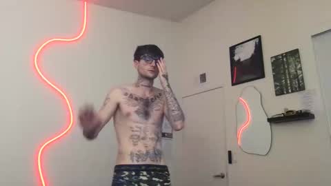 Snapshot of prettyboyszn chatting on 12.22.25 pretty boy online show from 12.22.25