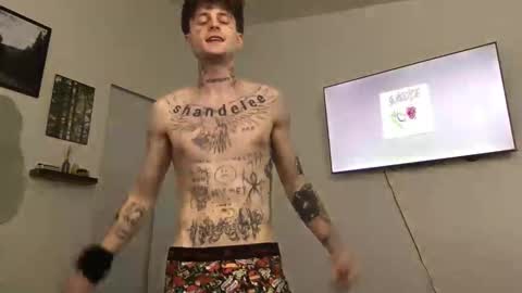 Snapshot of prettyboyszn chatting on 01.08.26 pretty boy online show from 01.08.26