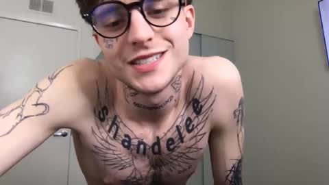 Snapshot of prettyboyszn chatting on 01.12.26 pretty boy online show from 01.12.26