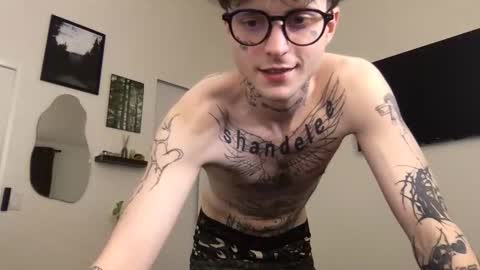 Snapshot of prettyboyszn chatting on 01.14.26 pretty boy online show from 01.14.26