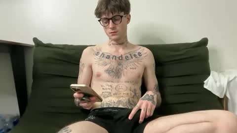 Snapshot of prettyboyszn chatting on 02.06.26 pretty boy online show from 02.06.26