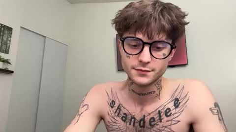 Snapshot of prettyboyszn chatting on 02.08.26 pretty boy online show from 02.08.26