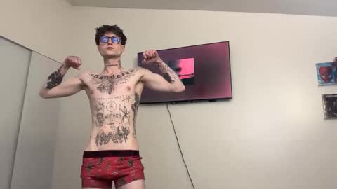 Snapshot of prettyboyszn chatting on 02.10.26 pretty boy online show from 02.10.26