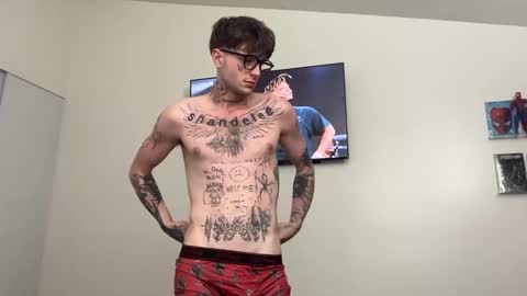 Snapshot of prettyboyszn chatting on 03.02.26 pretty boy online show from 03.02.26