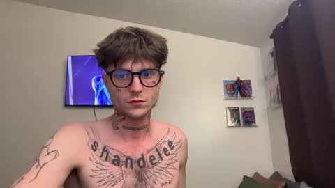 Snapshot of prettyboyszn chatting on 03.03.26 pretty boy online show from 03.03.26