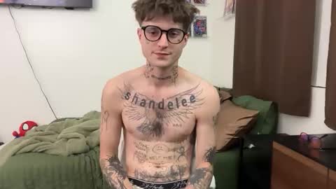 Snapshot of prettyboyszn chatting on 03.31.26 pretty boy online show from 03.31.26