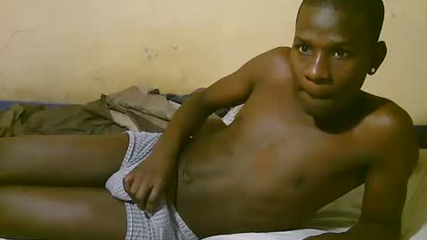 Snapshot of prettyboyz10 chatting on 10.13.25 prettyboyz10 online show from 10.13.25