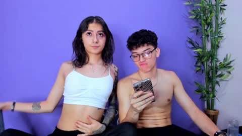 Snapshot of prettybunnies08 chatting on 01.08.25 Enzo Denis online show from 01.08.25