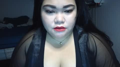 Snapshot of prettycarla_ chatting on 11.24.25 prettycarla online show from 11.24.25
