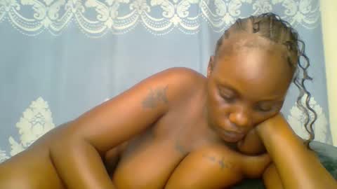 Snapshot of prettydarkskin002 chatting on 01.13.26 SHANIA online show from 01.13.26