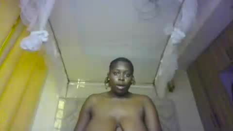 Snapshot of prettydulce chatting on 06.28.26 prettydulce online show from 06.28.26