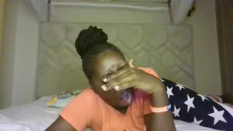 Snapshot of prettydulce chatting on 07.22.26 prettydulce online show from 07.22.26