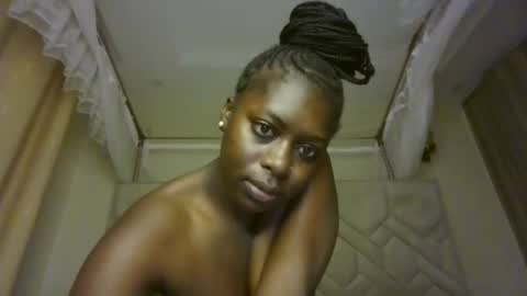 Snapshot of prettydulce chatting on 07.24.26 prettydulce online show from 07.24.26