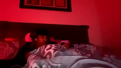 prettyfacefemale online show from 10.15.25