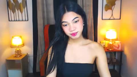 Snapshot of prettyhothugecock chatting on 12.16.24 prettyhothugecock online show from 12.16.24