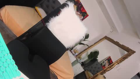 Snapshot of prettyjuliax chatting on 01.19.25 prettyjuliax online show from 01.19.25