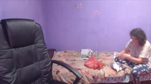 prettyjulliette online show from 01.24.25