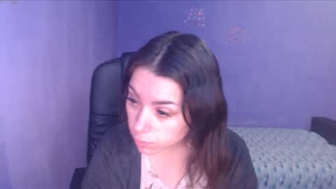 prettyjulliette online show from 02.04.25