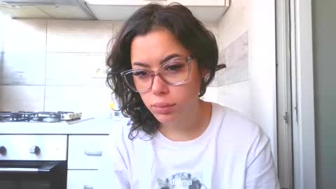 prettyjulliette online show from 10.21.25