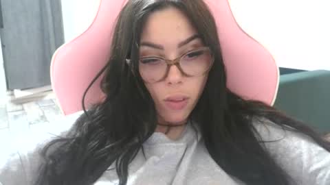 prettyjulliette online show from 06.15.26