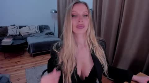 Snapshot of prettyk1ller chatting on 03.23.26 Eva online show from 03.23.26
