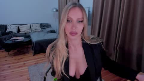 Snapshot of prettyk1ller chatting on 04.01.26 Eva online show from 04.01.26