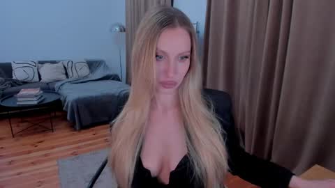 Snapshot of prettyk1ller chatting on 04.19.26 Eva online show from 04.19.26