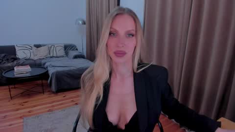 Snapshot of prettyk1ller chatting on 05.15.26 Eva online show from 05.15.26
