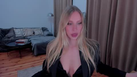 Snapshot of prettyk1ller chatting on 05.17.26 Eva online show from 05.17.26