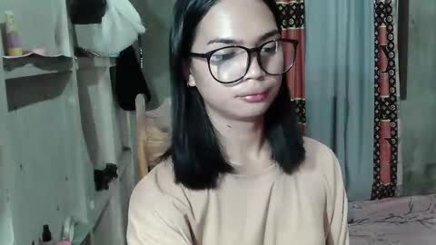 prettykhelcy online show from 04.27.26