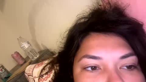 Snapshot of prettylatinamomma01 chatting on 04.26.26 prettylatinamomma01 online show from 04.26.26