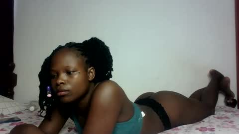 Snapshot of prettymelly_ chatting on 03.06.25 Melly online show from 03.06.25