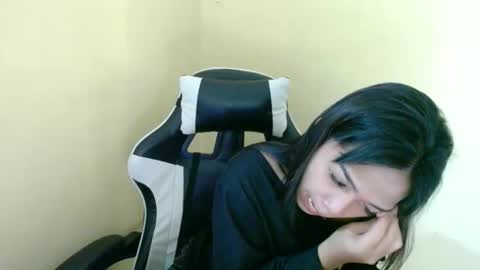 Snapshot of prettymiya chatting on 10.31.25 Miya 3 online show from 10.31.25