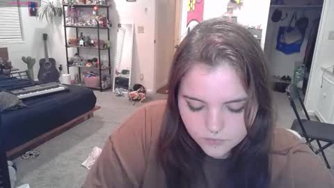 Snapshot of prettypearl123 chatting on 10.31.25 pretttypearl online show from 10.31.25