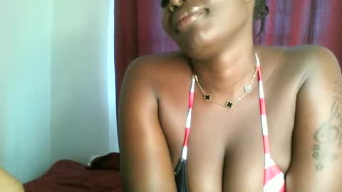 Snapshot of prettyvishy chatting on 01.06.25 prettyvishy online show from 01.06.25