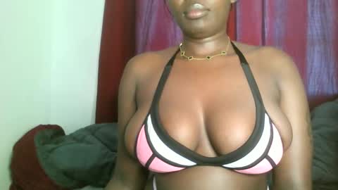 Snapshot of prettyvishy chatting on 01.08.25 prettyvishy online show from 01.08.25