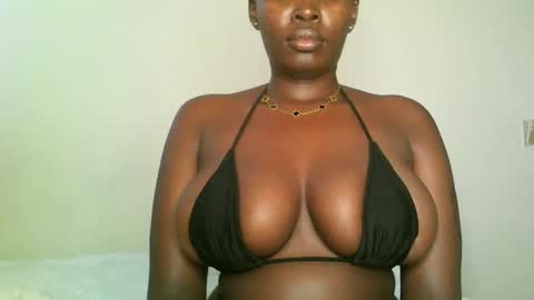 Snapshot of prettyvishy chatting on 02.20.25 prettyvishy online show from 02.20.25