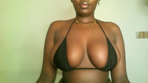 Snapshot of prettyvishy chatting on 03.06.25 prettyvishy online show from 03.06.25