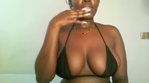 Snapshot of prettyvishy chatting on 03.06.25 prettyvishy online show from 03.06.25