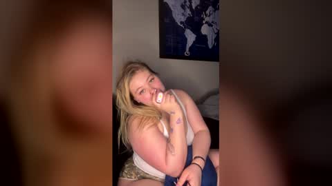 Snapshot of prin2pretty chatting on 04.07.26 prin2pretty online show from 04.07.26